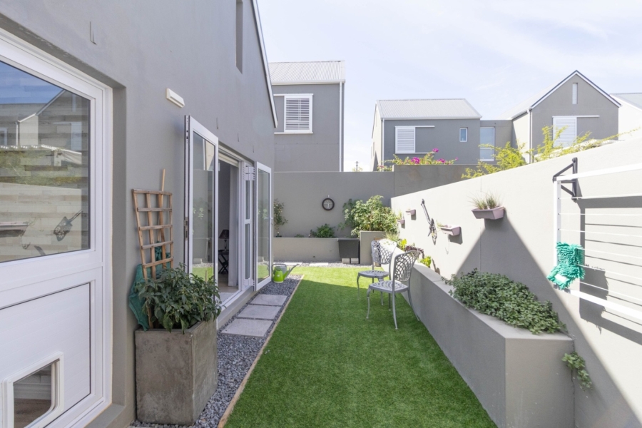 3 Bedroom Property for Sale in Somerset Lakes Western Cape